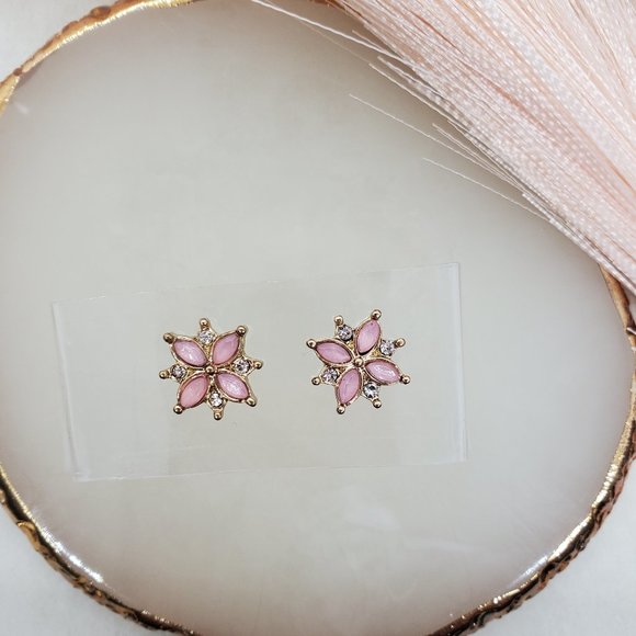 🤑 BUNDLE TO SAVE 🤑 Torrid Pink & White Crystal Star Flower Stud Earrings - Picture 1 of 6